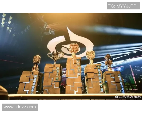 FPX战队在王者荣耀中的灵活性策略与战术分析探讨