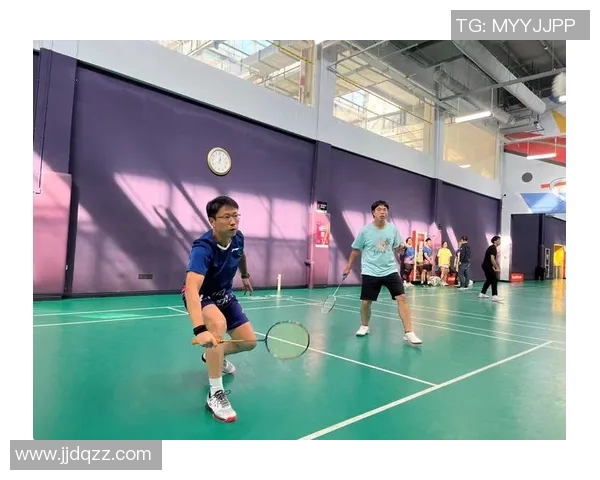 武汉羽毛球队与重庆羽毛球队赛后分析个人能力表现与战术对比