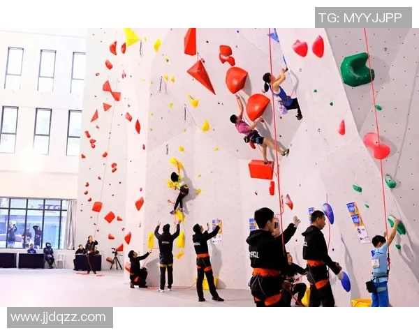 全国街舞大赛特别报道：武汉攀岩队如何在舞台上展现成长与激情