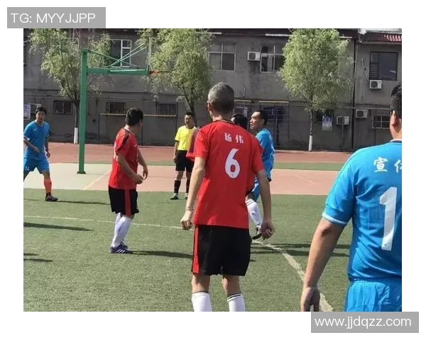 杨伟独家揭秘：深入解析足球技巧与战术心得分享